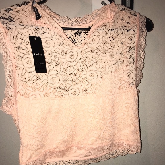 Sleeveless Lace Crop Top - Picture 2 of 2